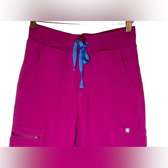 SOLD💗💜 FIGS Yola Skinny Pants Small-Tall
Limited Color Raspberry Sorbet EUC - Picture 6 of 15